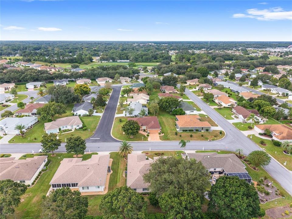 Active With Contract: $319,500 (3 beds, 2 baths, 2106 Square Feet)