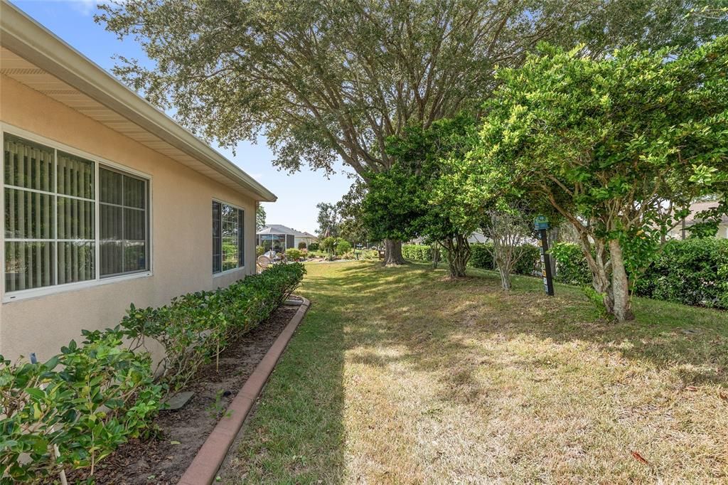 Active With Contract: $319,500 (3 beds, 2 baths, 2106 Square Feet)