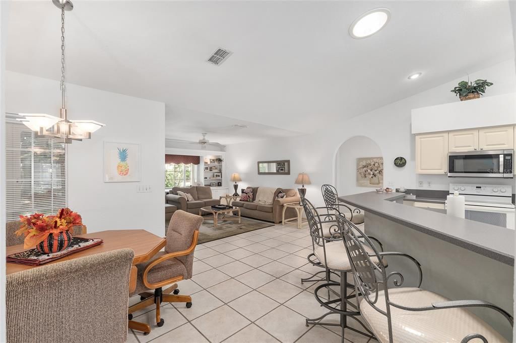 Active With Contract: $319,500 (3 beds, 2 baths, 2106 Square Feet)