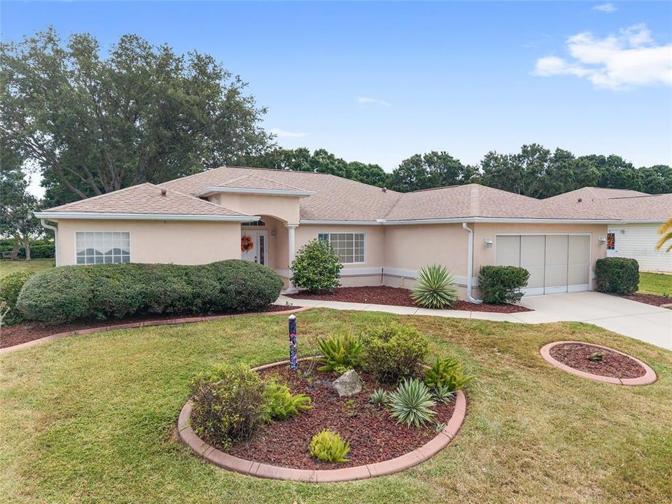 Active With Contract: $319,500 (3 beds, 2 baths, 2106 Square Feet)