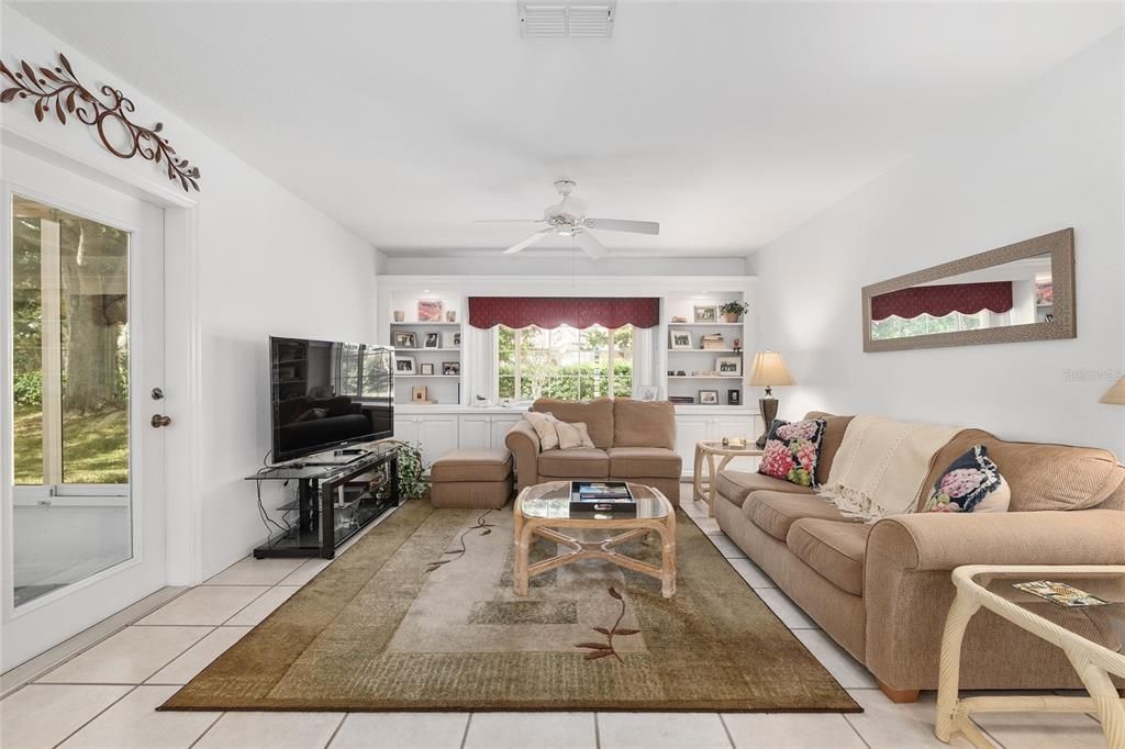 Active With Contract: $319,500 (3 beds, 2 baths, 2106 Square Feet)