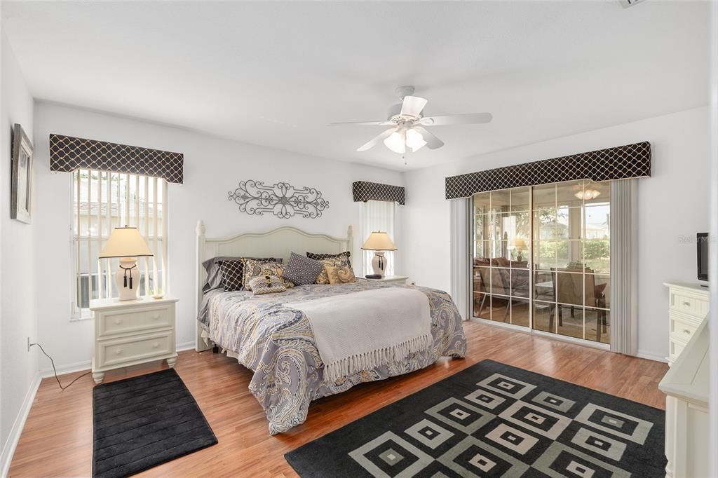 Active With Contract: $319,500 (3 beds, 2 baths, 2106 Square Feet)