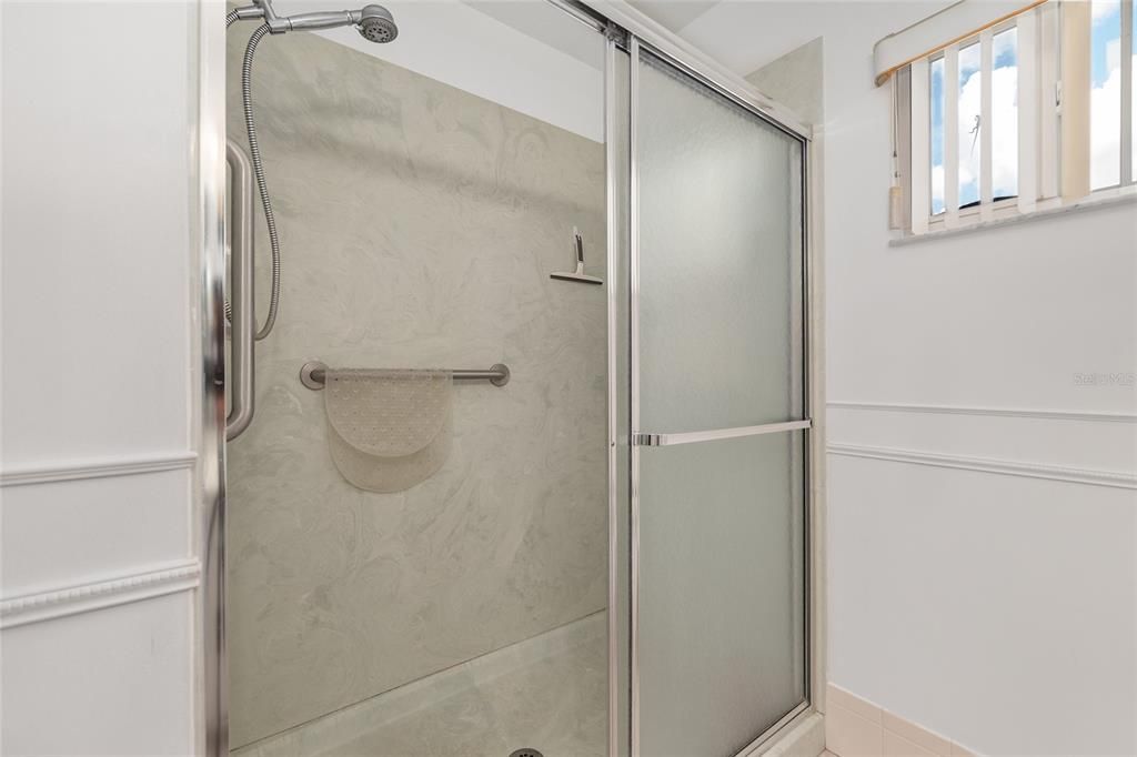 Active With Contract: $319,500 (3 beds, 2 baths, 2106 Square Feet)