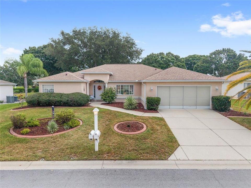 Active With Contract: $319,500 (3 beds, 2 baths, 2106 Square Feet)