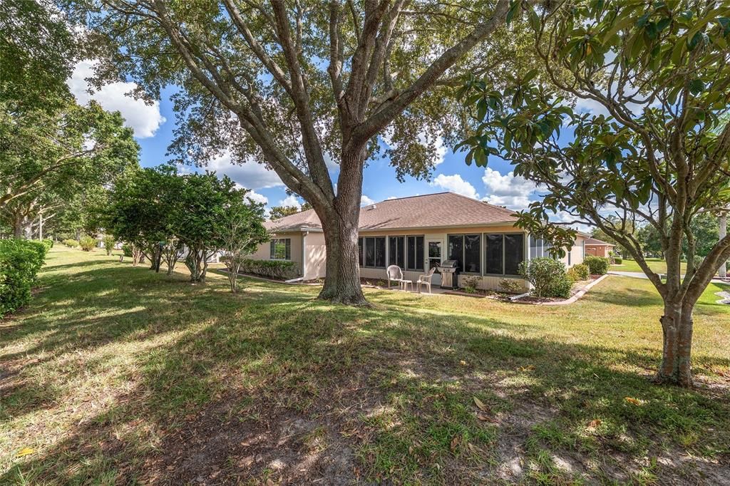 Active With Contract: $319,500 (3 beds, 2 baths, 2106 Square Feet)