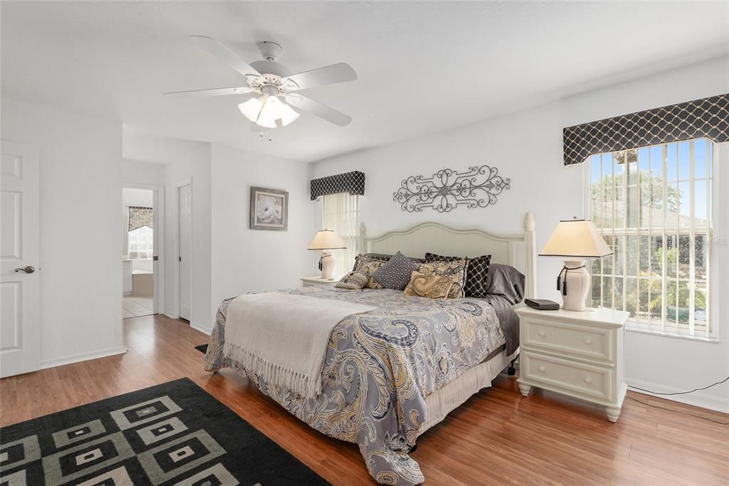 Active With Contract: $319,500 (3 beds, 2 baths, 2106 Square Feet)