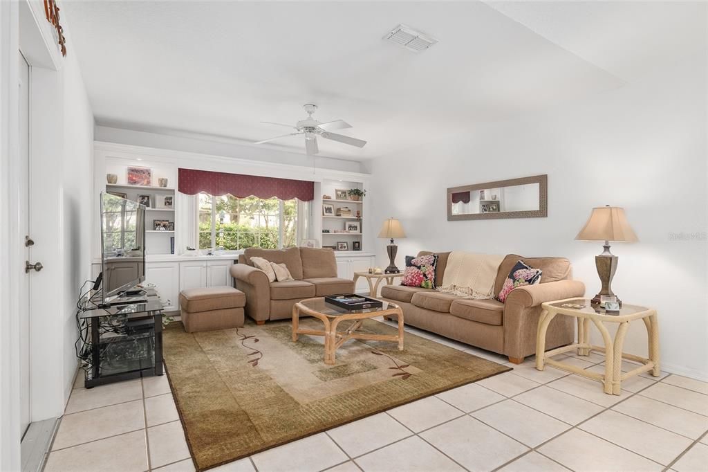 Active With Contract: $319,500 (3 beds, 2 baths, 2106 Square Feet)
