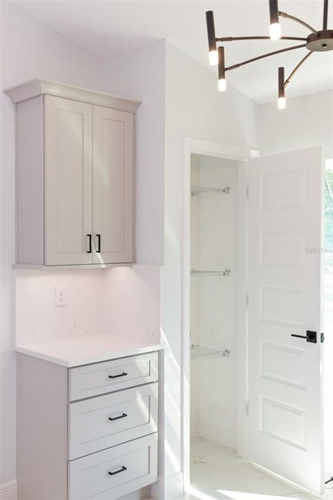 Activo con contrato: $339,900 (3 camas, 2 baños, 1828 Pies cuadrados)