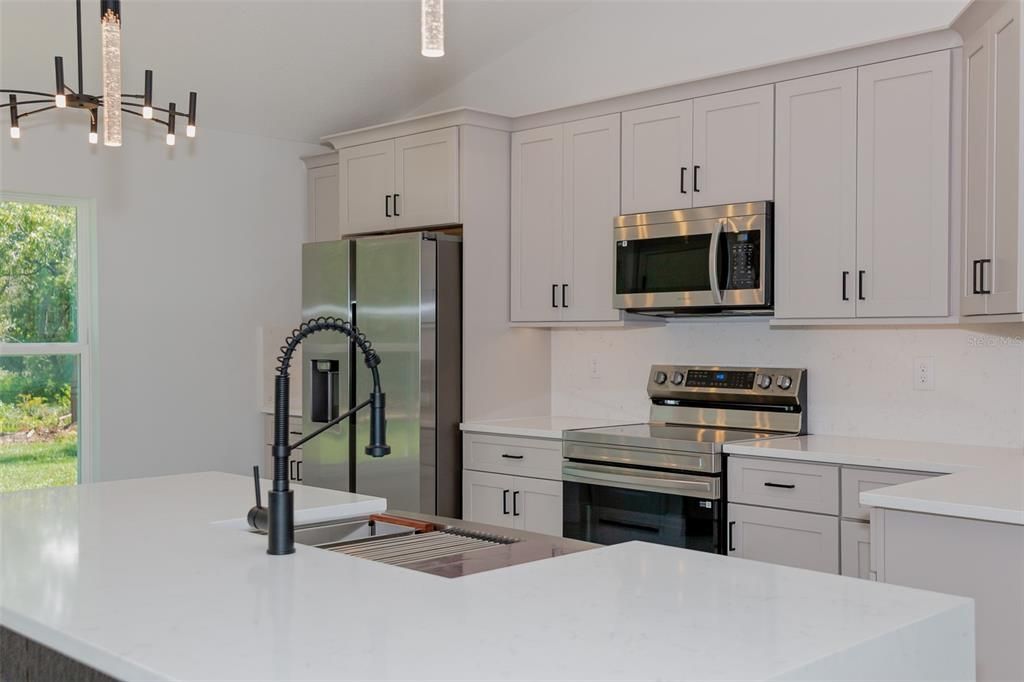 Activo con contrato: $339,900 (3 camas, 2 baños, 1828 Pies cuadrados)