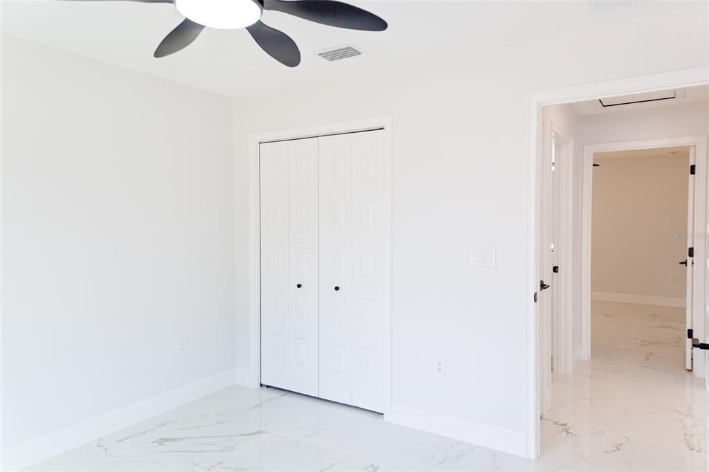 Activo con contrato: $339,900 (3 camas, 2 baños, 1828 Pies cuadrados)