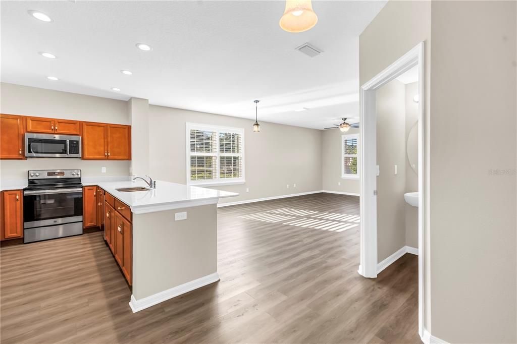 На продажу: $334,900 (3 спален, 2 ванн, 1420 Квадратных фут)