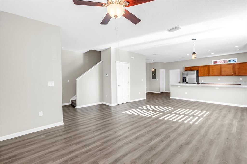 На продажу: $334,900 (3 спален, 2 ванн, 1420 Квадратных фут)