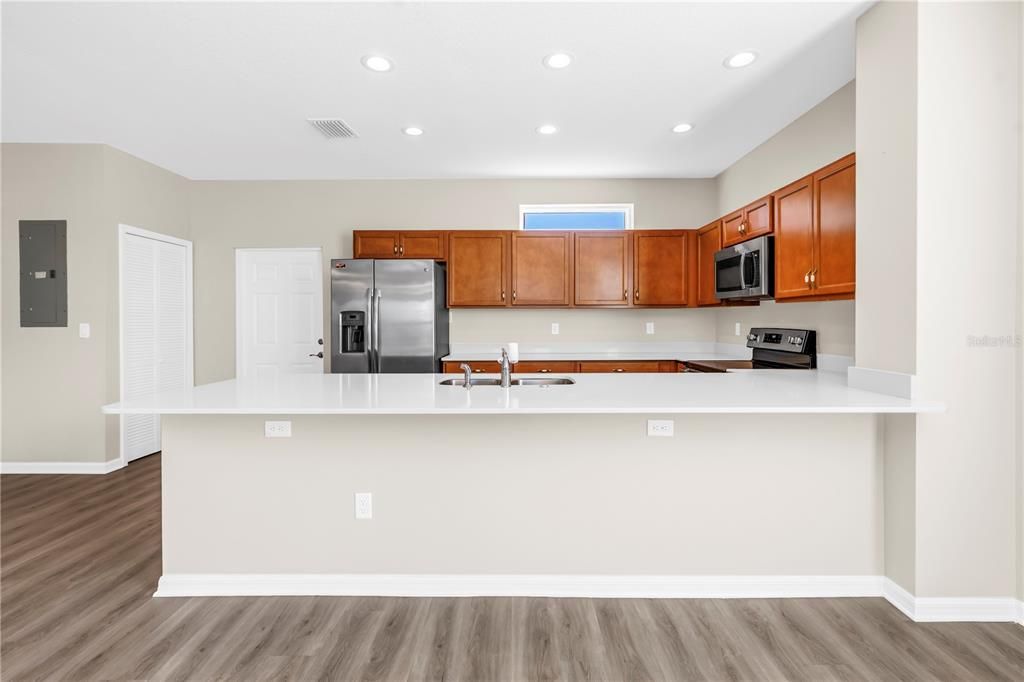 На продажу: $334,900 (3 спален, 2 ванн, 1420 Квадратных фут)