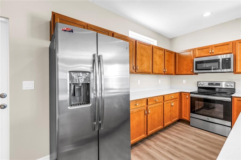 На продажу: $334,900 (3 спален, 2 ванн, 1420 Квадратных фут)