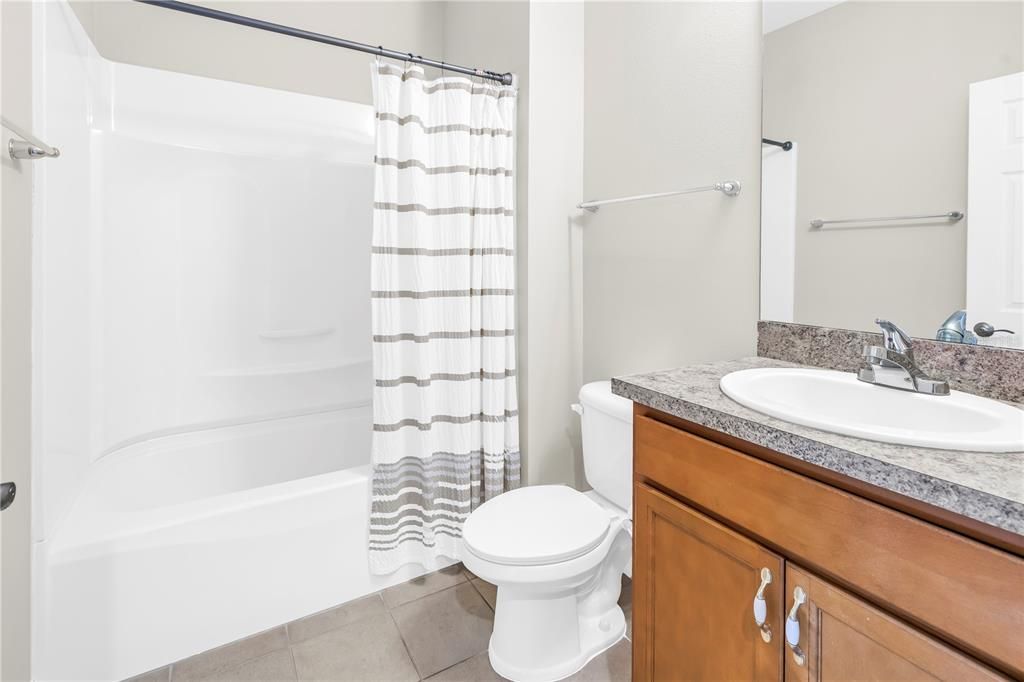 На продажу: $334,900 (3 спален, 2 ванн, 1420 Квадратных фут)