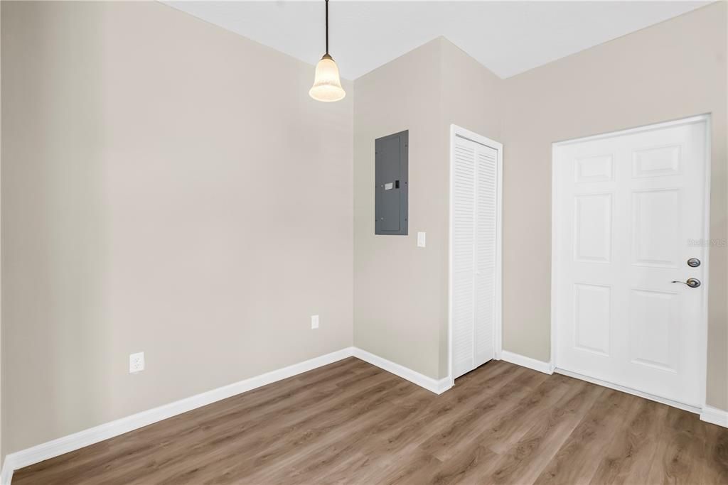 На продажу: $334,900 (3 спален, 2 ванн, 1420 Квадратных фут)