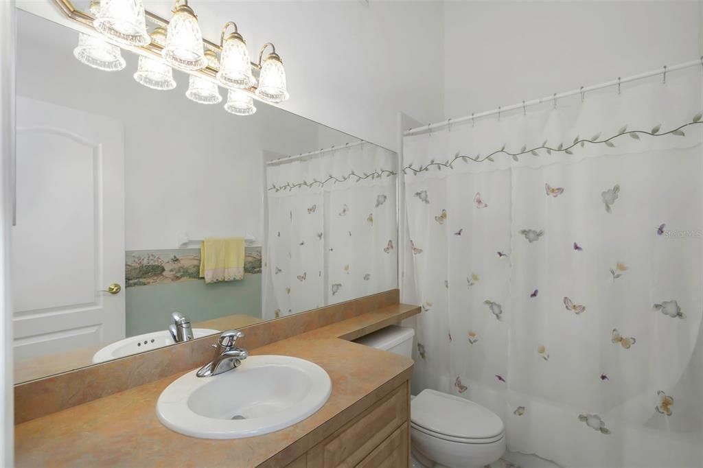 For Sale: $349,900 (2 beds, 2 baths, 1280 Square Feet)