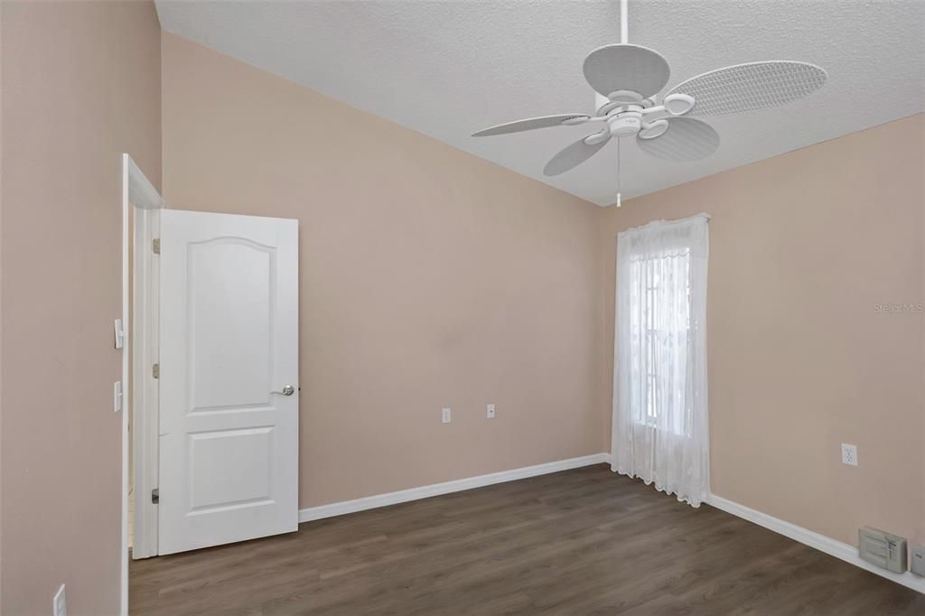 For Sale: $349,900 (2 beds, 2 baths, 1280 Square Feet)