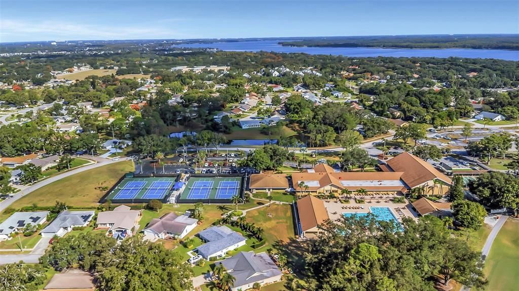 For Sale: $349,900 (2 beds, 2 baths, 1280 Square Feet)