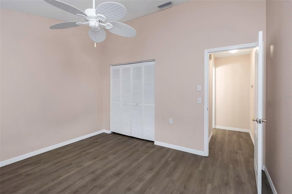 For Sale: $349,900 (2 beds, 2 baths, 1280 Square Feet)