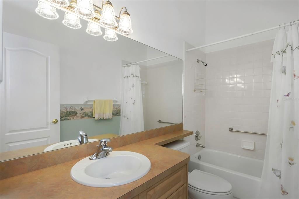 For Sale: $349,900 (2 beds, 2 baths, 1280 Square Feet)