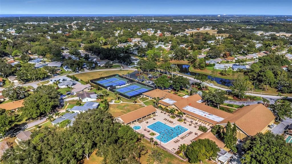 For Sale: $349,900 (2 beds, 2 baths, 1280 Square Feet)