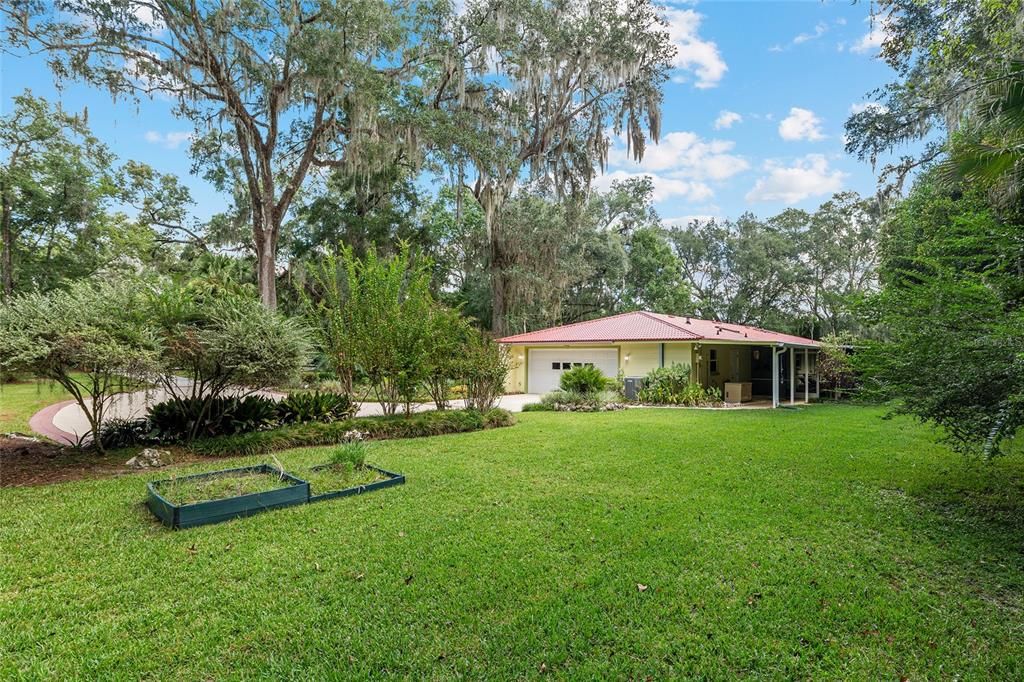 For Sale: $442,000 (3 beds, 2 baths, 2074 Square Feet)