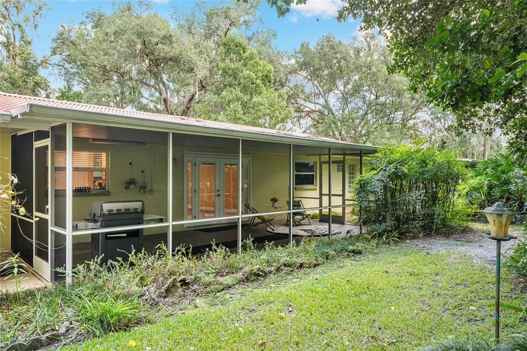 For Sale: $442,000 (3 beds, 2 baths, 2074 Square Feet)