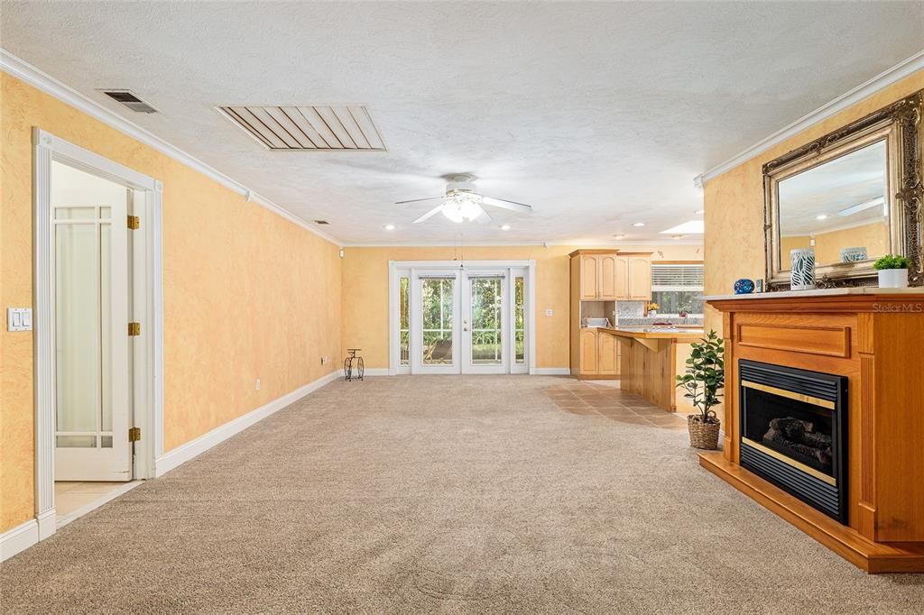 For Sale: $442,000 (3 beds, 2 baths, 2074 Square Feet)