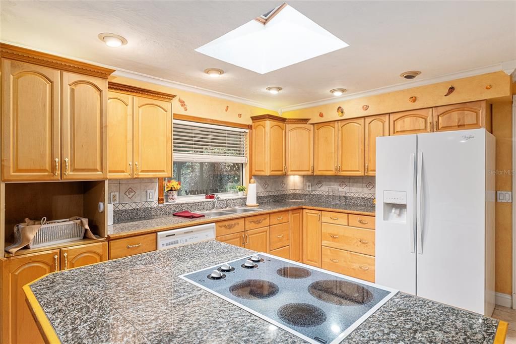 For Sale: $442,000 (3 beds, 2 baths, 2074 Square Feet)