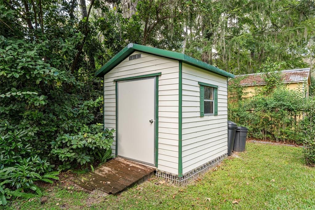 For Sale: $442,000 (3 beds, 2 baths, 2074 Square Feet)