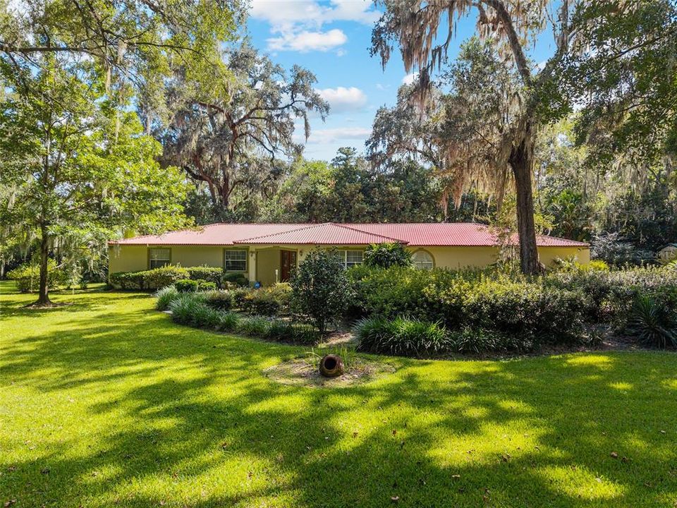 For Sale: $442,000 (3 beds, 2 baths, 2074 Square Feet)