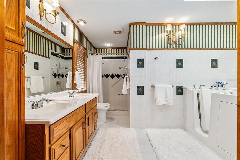 For Sale: $442,000 (3 beds, 2 baths, 2074 Square Feet)