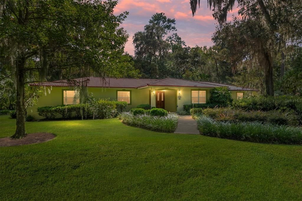 For Sale: $442,000 (3 beds, 2 baths, 2074 Square Feet)