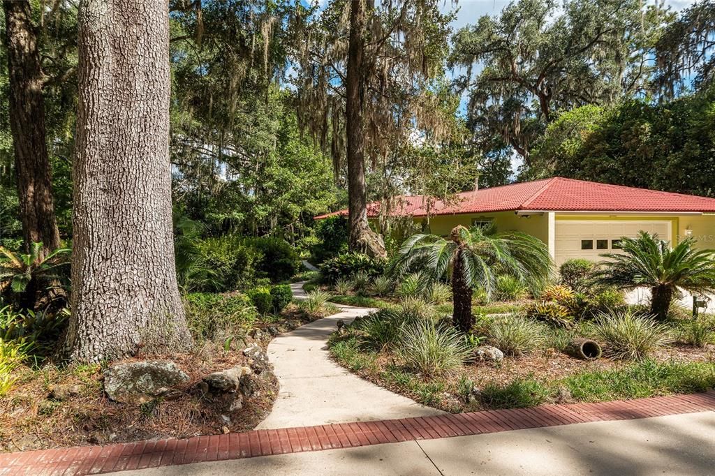 For Sale: $442,000 (3 beds, 2 baths, 2074 Square Feet)