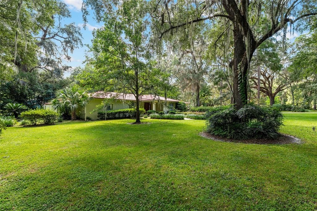 For Sale: $442,000 (3 beds, 2 baths, 2074 Square Feet)