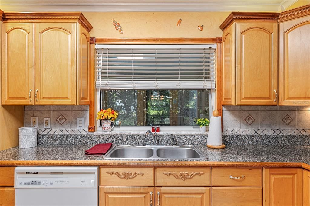 For Sale: $442,000 (3 beds, 2 baths, 2074 Square Feet)