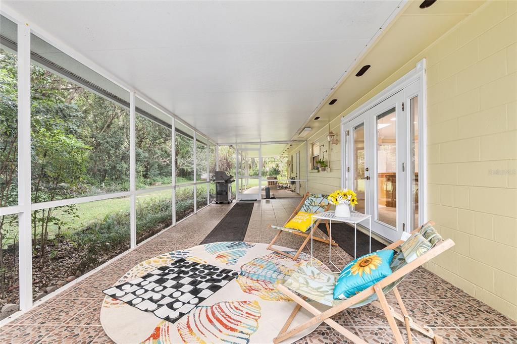 For Sale: $442,000 (3 beds, 2 baths, 2074 Square Feet)