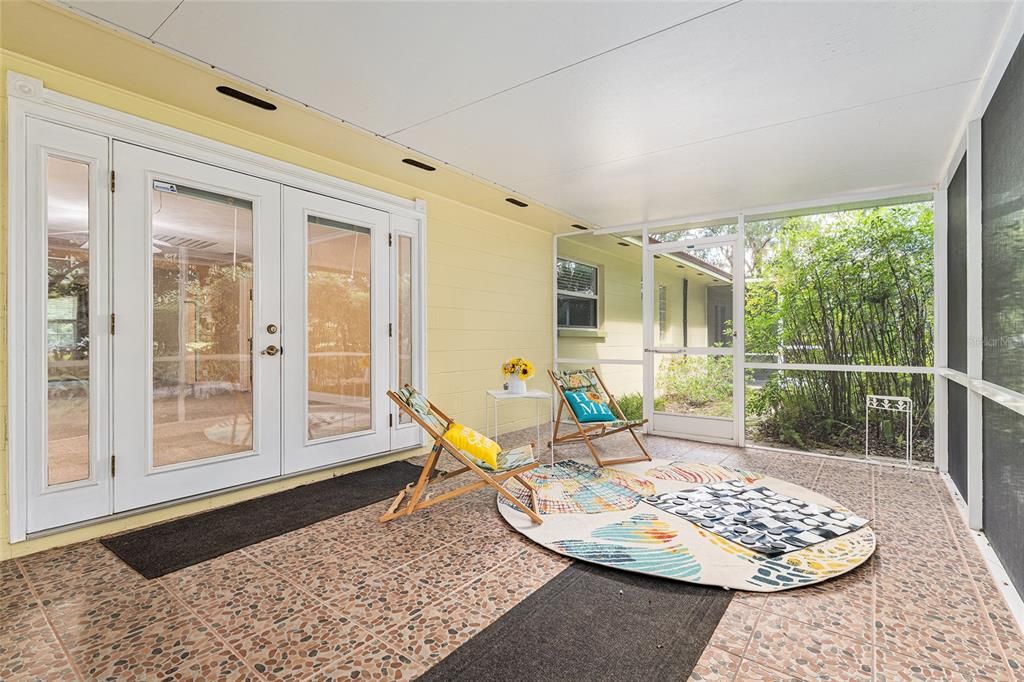 For Sale: $442,000 (3 beds, 2 baths, 2074 Square Feet)