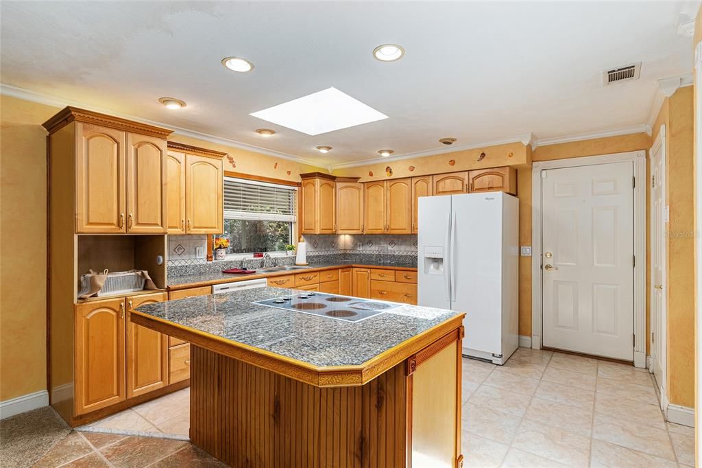 For Sale: $442,000 (3 beds, 2 baths, 2074 Square Feet)