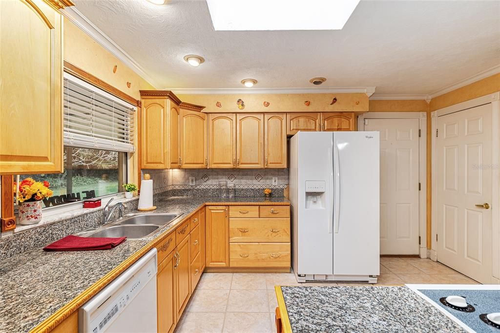 For Sale: $442,000 (3 beds, 2 baths, 2074 Square Feet)