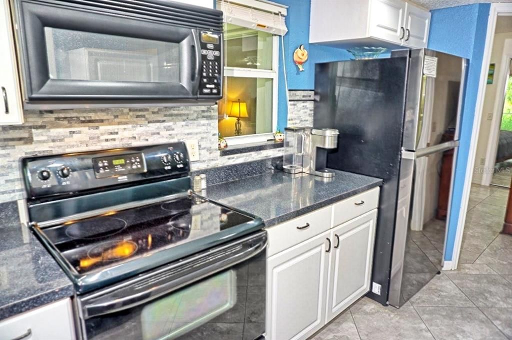 На продажу: $279,900 (2 спален, 2 ванн, 1135 Квадратных фут)