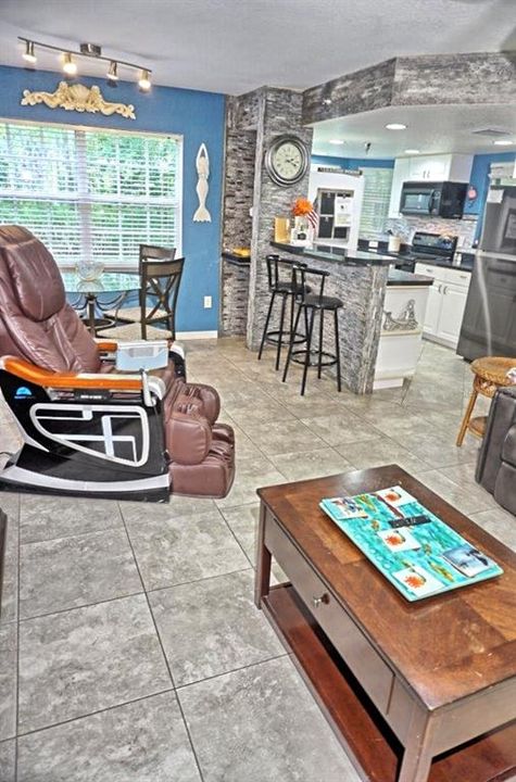 На продажу: $279,900 (2 спален, 2 ванн, 1135 Квадратных фут)