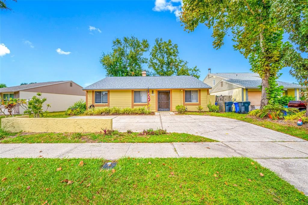 Под контрактом: $339,000 (4 спален, 2 ванн, 1420 Квадратных фут)