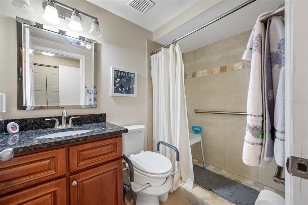 Под контрактом: $339,000 (4 спален, 2 ванн, 1420 Квадратных фут)