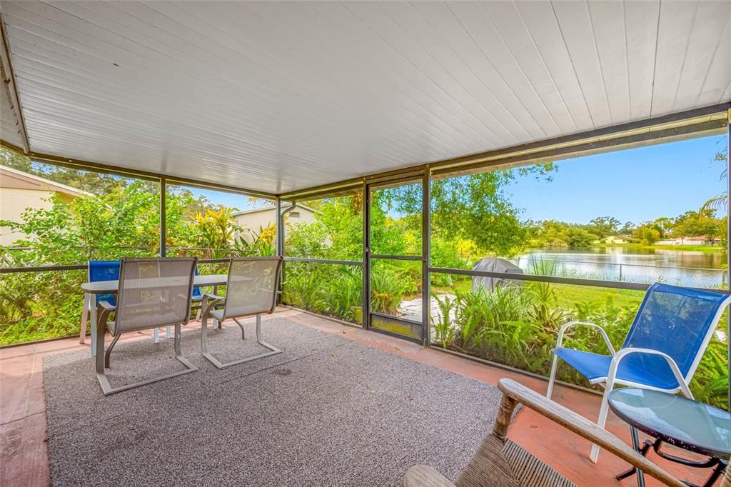 Под контрактом: $339,000 (4 спален, 2 ванн, 1420 Квадратных фут)