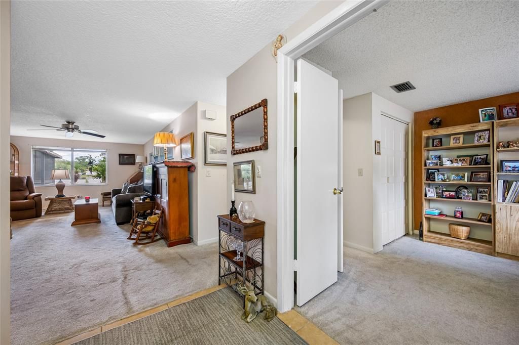 Под контрактом: $339,000 (4 спален, 2 ванн, 1420 Квадратных фут)