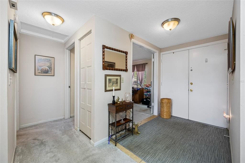 Под контрактом: $339,000 (4 спален, 2 ванн, 1420 Квадратных фут)