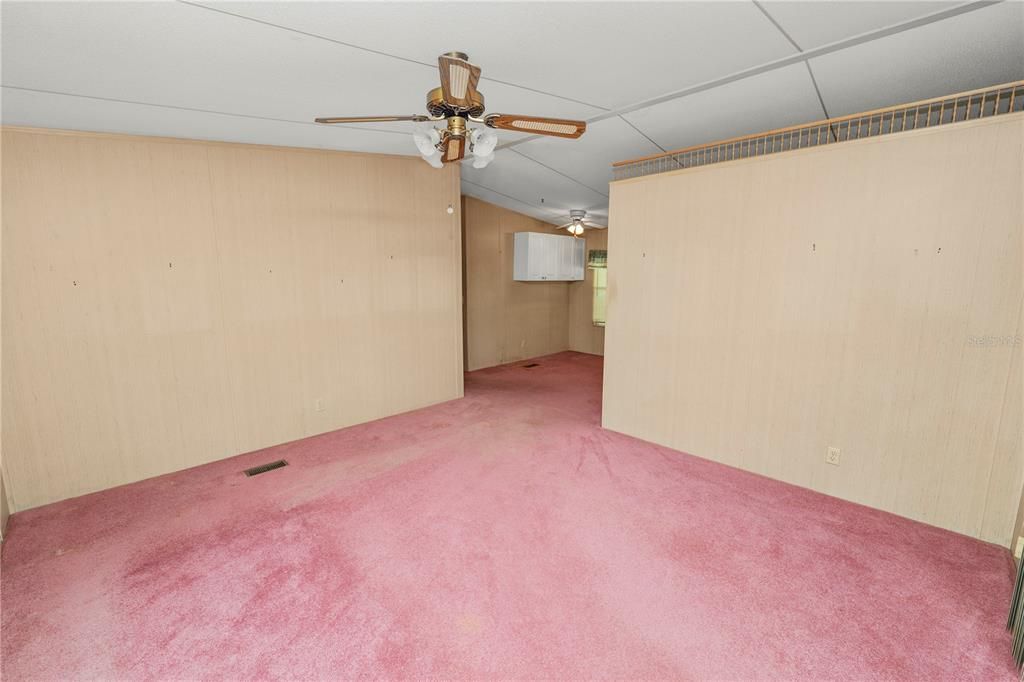 For Sale: $124,900 (2 beds, 2 baths, 768 Square Feet)