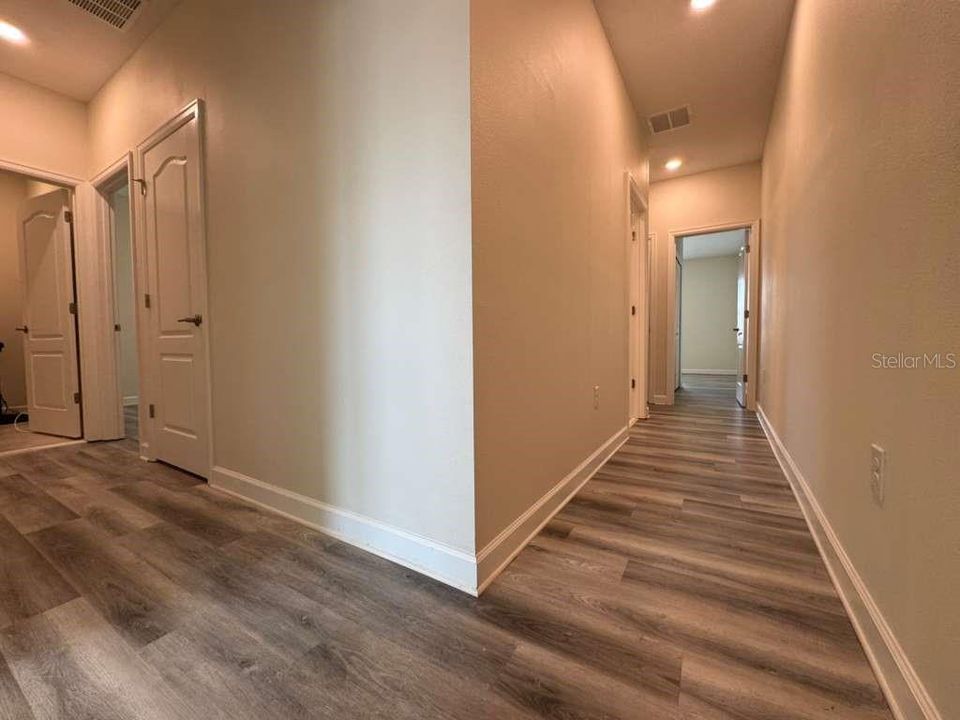 Activo con contrato: $2,590 (4 camas, 2 baños, 1946 Pies cuadrados)